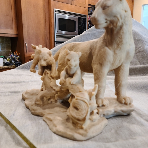 Decor - Picture 2 of 5